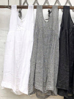 LilyWish Solid Color V-neck Sleeveless Loose White Tank Top