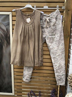 LilyWish Khaki Casual Style Camouflage Printed Round Neck Sleeveless Two Piece Suit